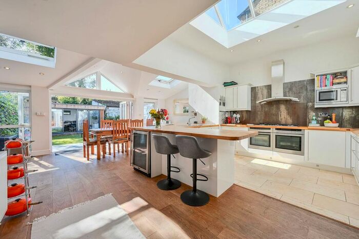 4 Bedroom Property To Rent In Hardwicke Road, Chiswick, London, W4