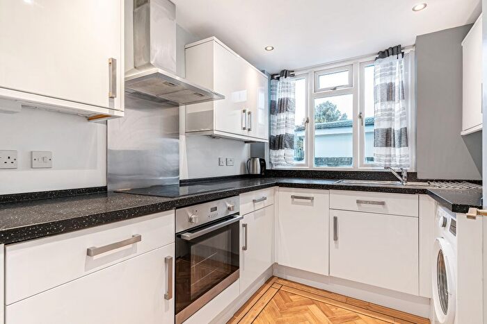 2 Bedroom Maisonette To Rent In Ashburton Road, Addiscombe, CR0