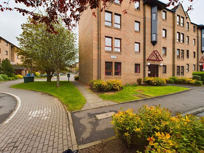 2 Bedroom Flat To Rent In Parkside Terrace, Newington, Edinburgh, EH16