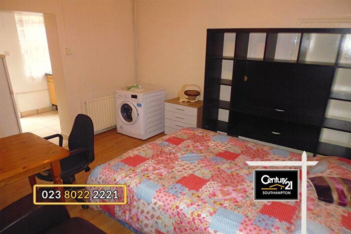 Studio To Rent In |Ref: |, High Road, Southampton, SO16