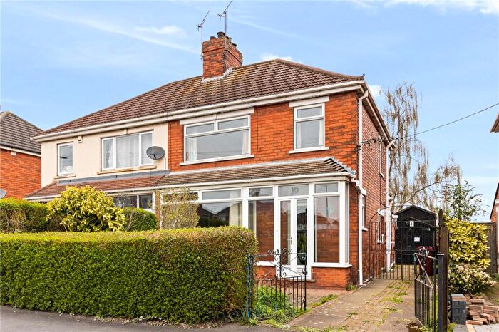 3 Bedroom Semi-Detached House For Sale In The Crofts, Scunthorpe, DN16