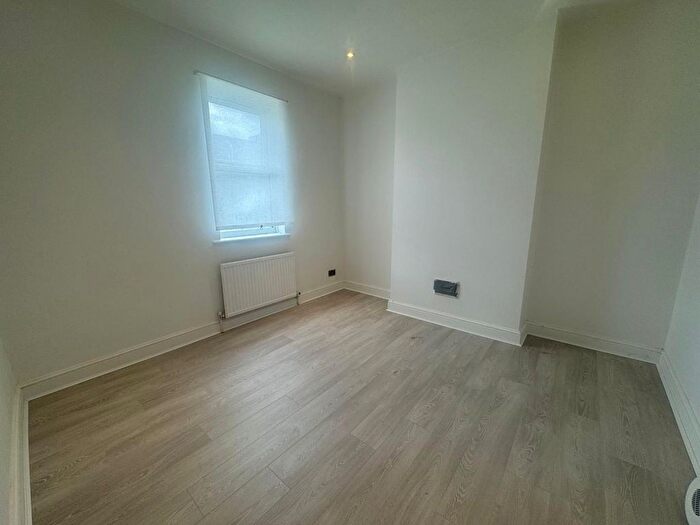 3 Bedroom Flat To Rent In Hornsey Park Road, London, N8