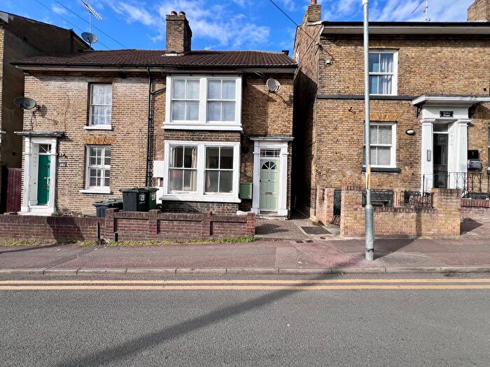 2 Bedroom Flat To Rent In Brewer Street, Maidstone, ME14