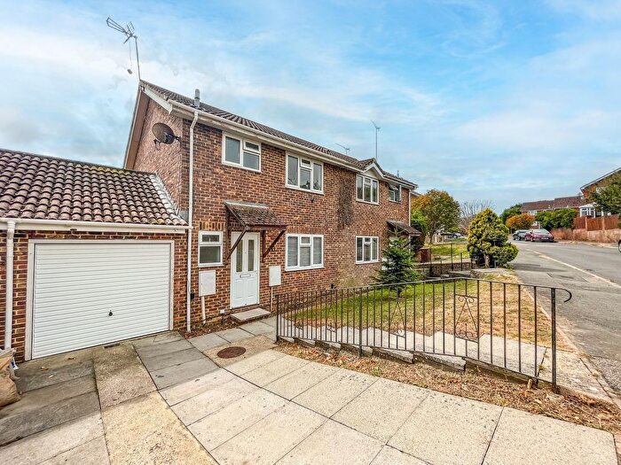 3 Bedroom Semi-Detached House For Sale In Falconers Drive, Battle, TN33