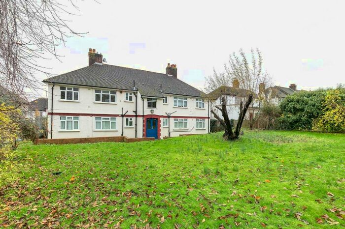 1 Bedroom Apartment To Rent In Moore Road, London, SE19