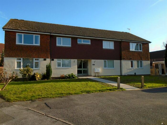 1 Bedroom Flat To Rent In Meadway, Haslemere, GU27