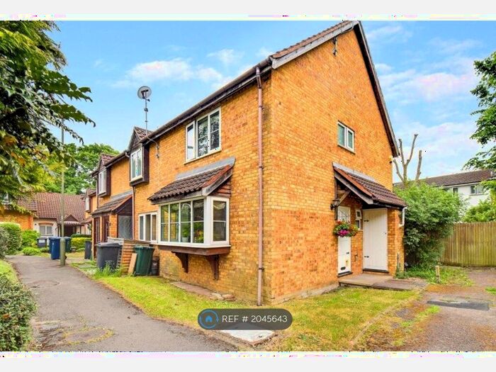 3 Bedroom End Of Terrace House To Rent In Morell Close, Barnet, EN5