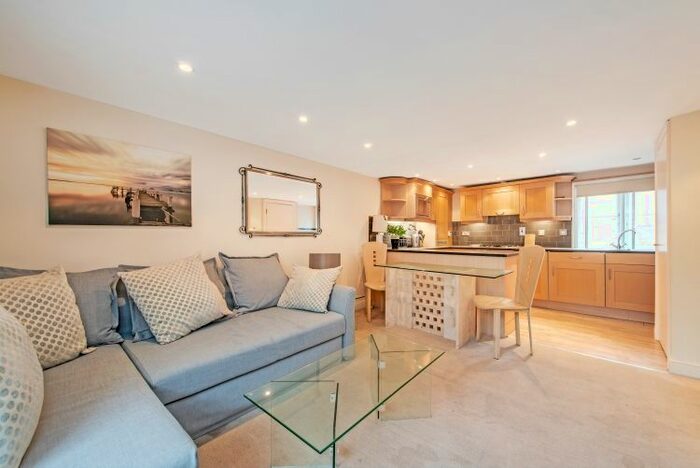 1 Bedroom Flat To Rent In Avery Row, London, W1K