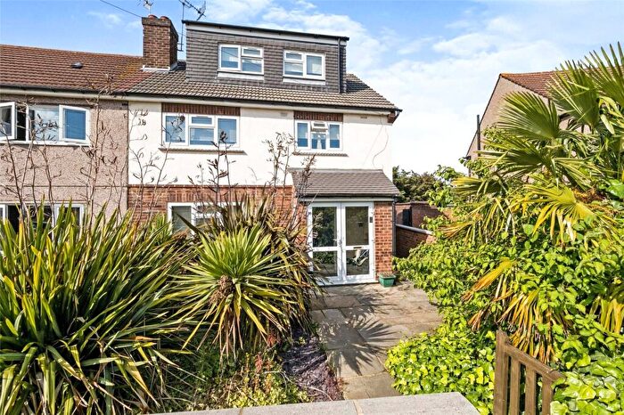 5 Bedroom Semi Detached House For Sale In Christchurch Avenue, Rainham, RM13