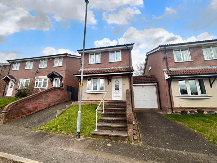 3 Bedroom Link Detached House For Sale In East Bank, Thorplands Brook, Northampton, NN3