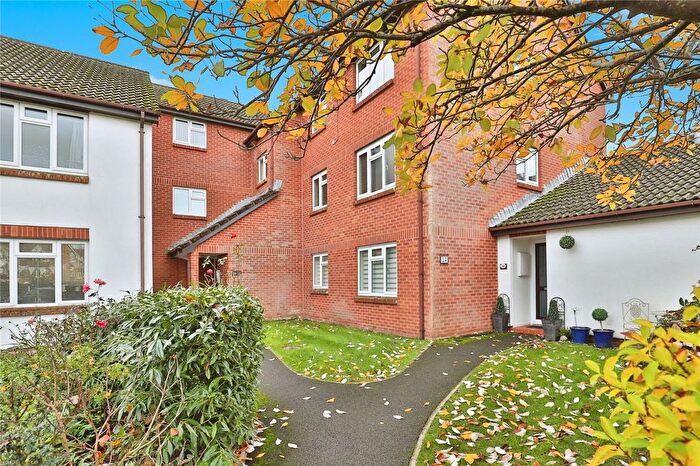 2 Bedroom Flat For Sale In Wentworth Drive, Christchurch, Dorset, BH23
