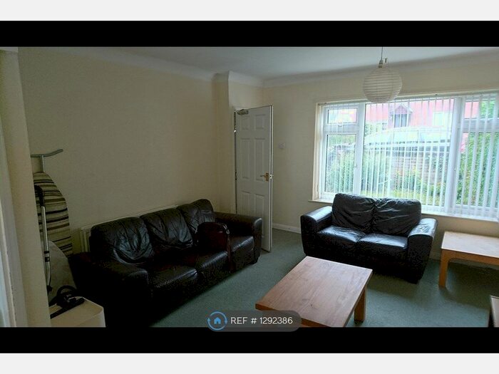 3 Bedroom Terraced House To Rent In Moorland Road, York YO10