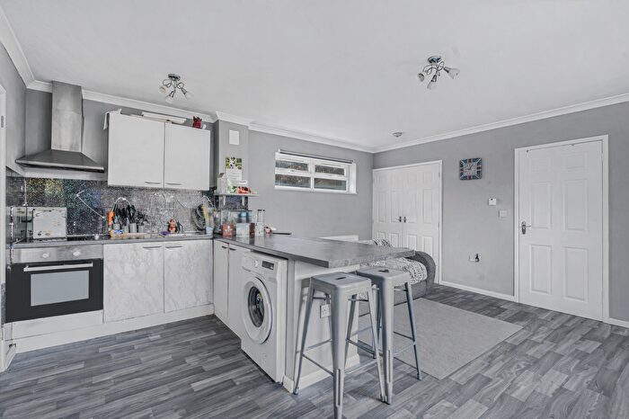 1 Bedroom Flat To Rent In Ribbledale, London Colney, St Albans, AL2