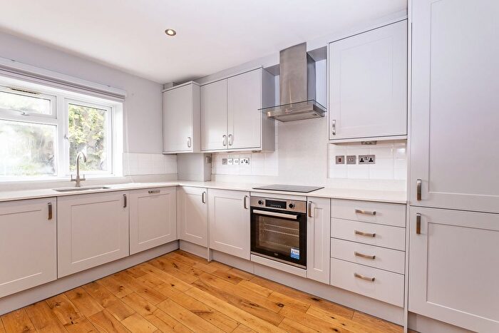 2 Bedroom Flat To Rent In Worple Road, London, SW19