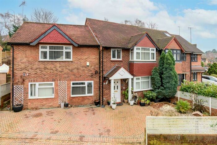 4 Bedroom Semi-Detached House To Rent In Lonsdale Road, Weybridge, KT13