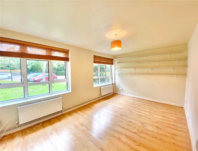 2 Bedroom Maisonette To Rent In Woffington Close, Kingston Upon Thames, KT1