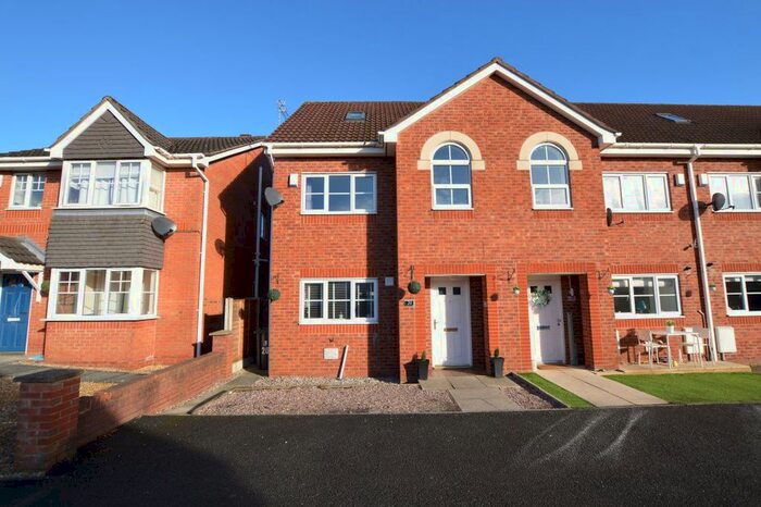3 Bedroom Town House To Rent In Merefield Close, Hindley, Wigan, WN2
