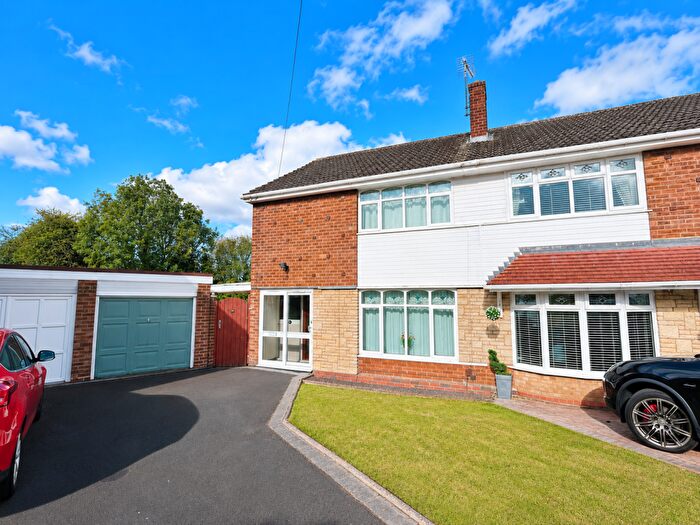 3 Bedroom Semi Detached House For Sale In Greenfield View, Brownswall Estate, Sedgley, DY3