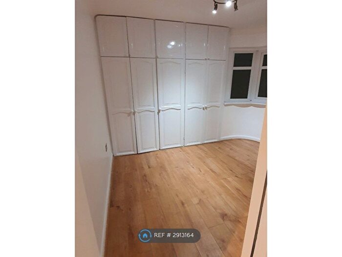 2 Bedroom Maisonette To Rent In Wrythe Lane, Carshalton, SM5
