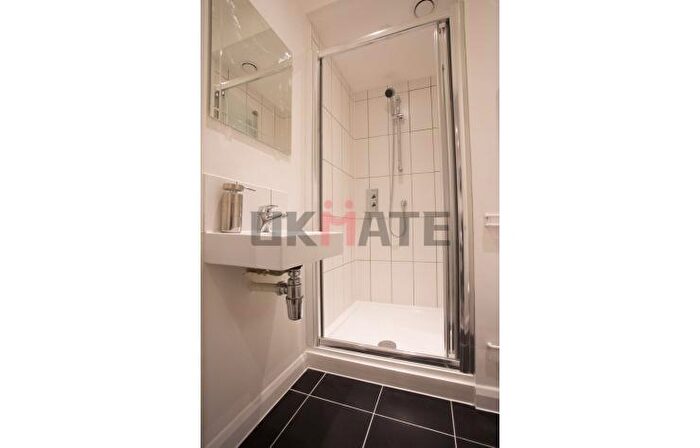 2 Bedroom Flat To Rent In Newington Butts, London, SE11