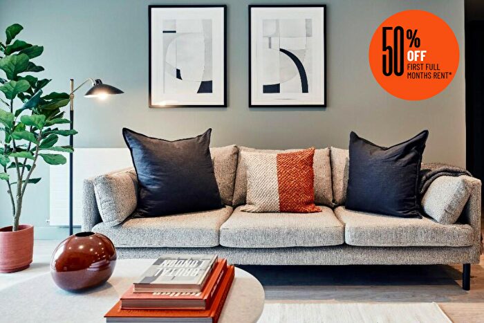 2 Bedroom Apartment To Rent In Solasta Riverside, Clyde Place, Glasgow, G5