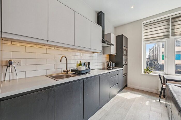 2 Bedroom Flat To Rent In Weimar Street, Putney, SW15