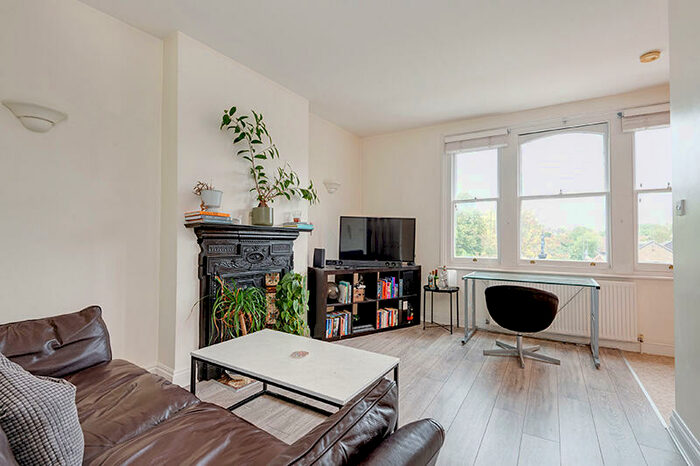 2 Bedroom Flat To Rent In South End Road, Hampstead, NW3