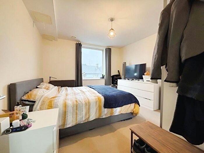 2 Bedroom Flat For Sale In Cotterells, Hemel Hempstead, HP1