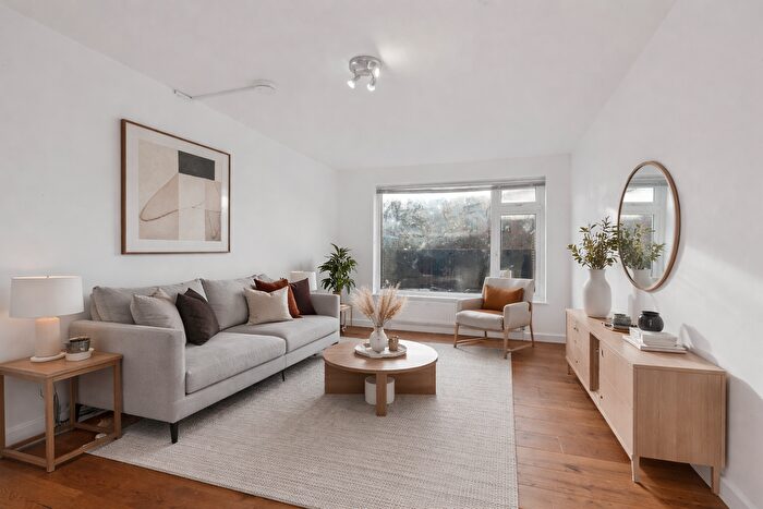 3 Bedroom Terraced House For Sale In Smith Street, Surbiton, KT5