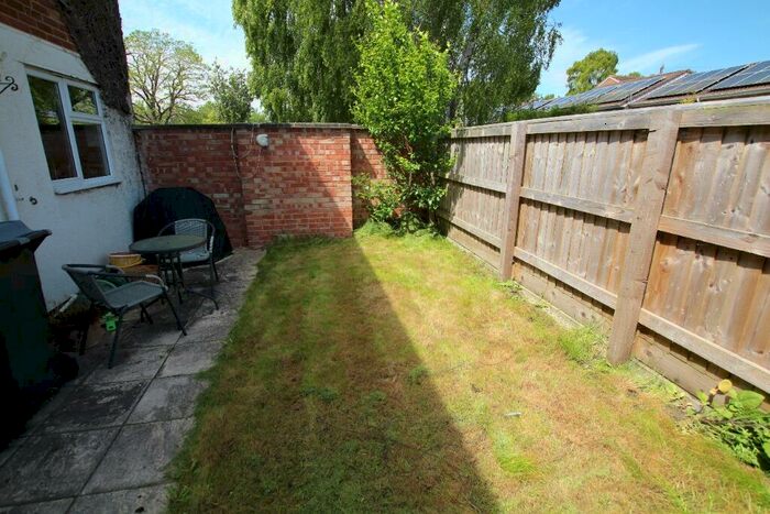 3 Bedroom End Of Terrace House For Sale In Savernake Close, Warminster, BA12