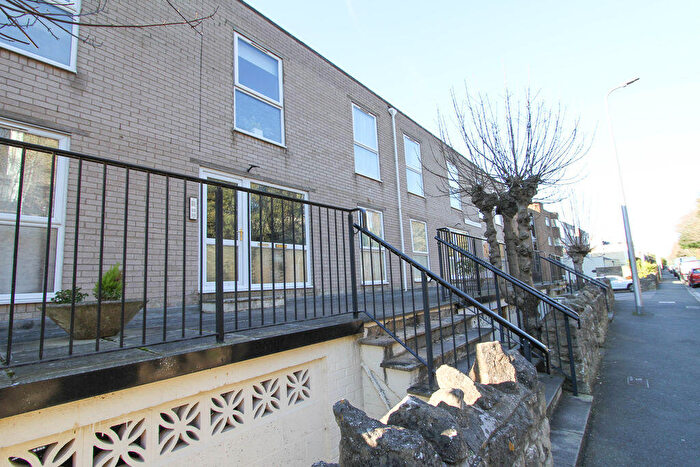 2 Bedroom Flat For Sale In Wellington Terrace, Clevedon, BS21