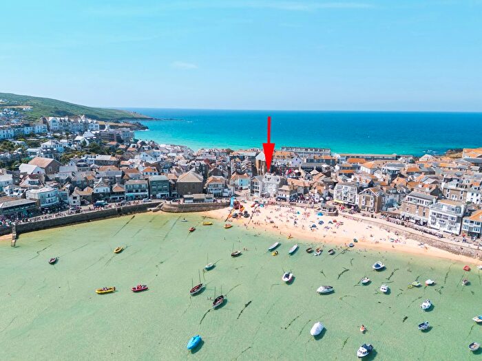 3 Bedroom Maisonette For Sale In The Wharf, St Ives, Cornwall, TR26