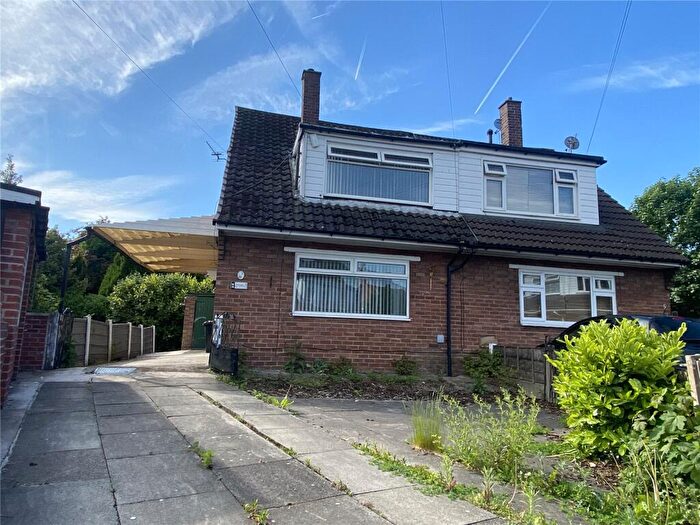 3 Bedroom Semi-Detached House To Rent In Somerset Close, Cadishead, Manchester, M44