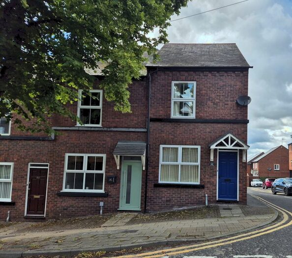 2 Bedroom Mews To Rent In High Street, Frodsham, WA6