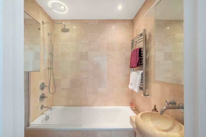 3 Bedroom Flat To Rent In Frognal, Hampstead, London, NW3
