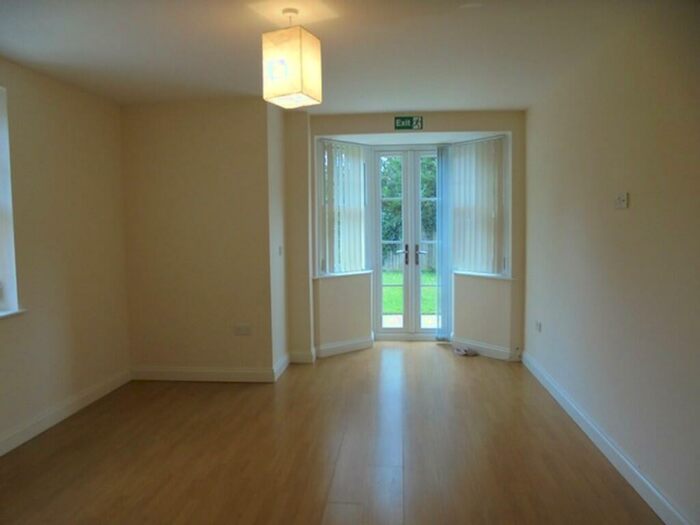 5 Bedroom Semi-Detached House To Rent In Albany Road, Woodhall Spa, LN10
