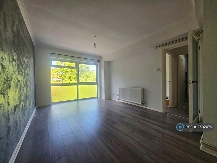 1 Bedroom Flat To Rent In Templedene Court, Bromley, BR2