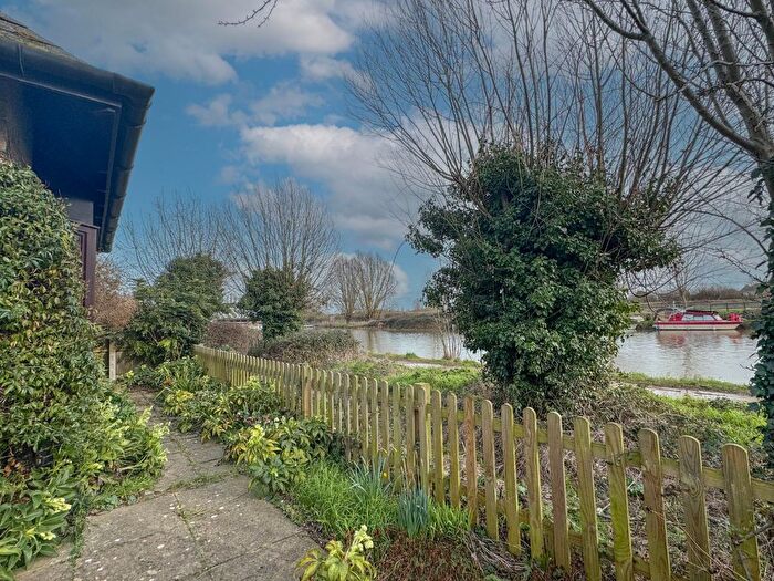 3 Bedroom Detached House To Rent In Fen Road, Cambridge, CB4