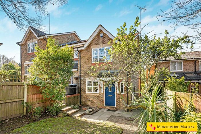 2 Bedroom End Of Terrace House For Sale In Macleod Road, London, N21