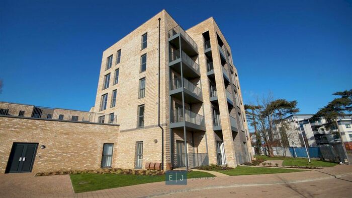 1 Bedroom Apartment To Rent In Borders Lane, Loughton, IG10