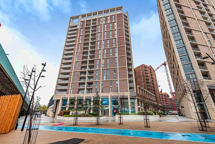 3 Bedroom Flat To Rent In Discovery Tower, Terry Spinks Place, London, E16