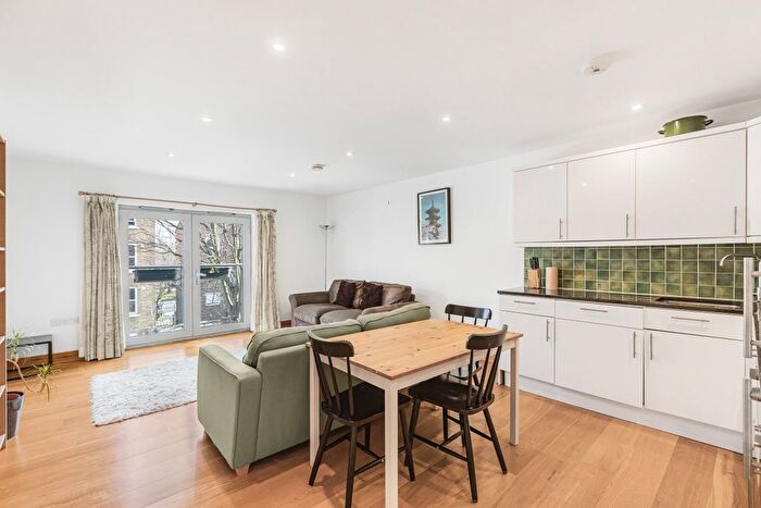 2 Bedroom Flat To Rent In Hilldrop Lane, London, N7