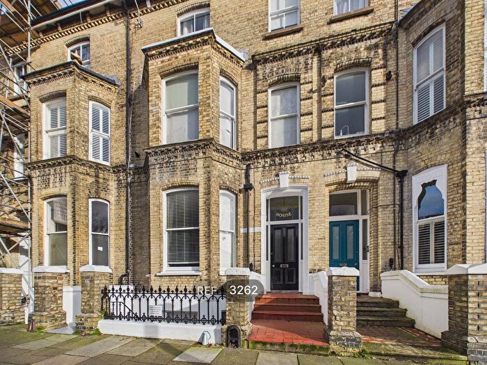 Studio To Rent In Tisbury Road, Hove, BN3