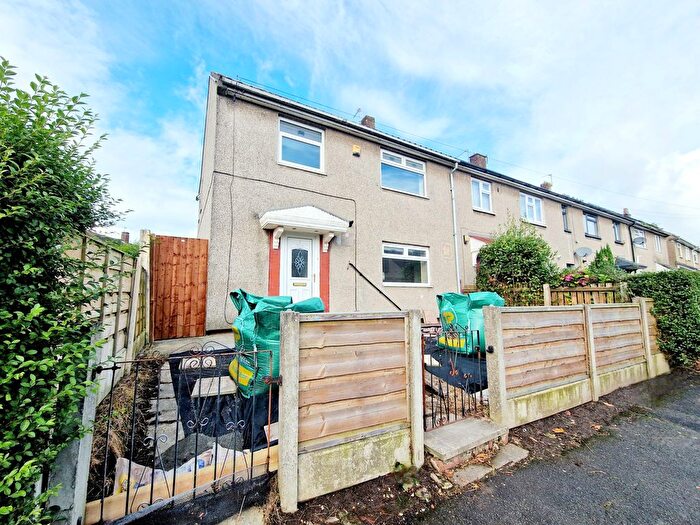 3 Bedroom Semi-Detached House To Rent In Windermere Road, Middleton, M24