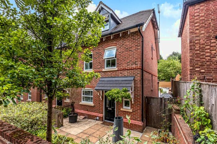 4 Bedroom Town House To Rent In Heathlands Place, Ascot, SL5