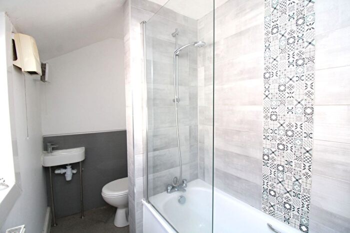 3 Bedroom End Of Terrace House For Sale In Millbrook Road, Paignton, TQ3