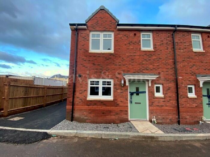 3 Bedroom Semi-Detached House To Rent In Sultan Glazier Close, Off Mendalgief Road, Newport., NP20