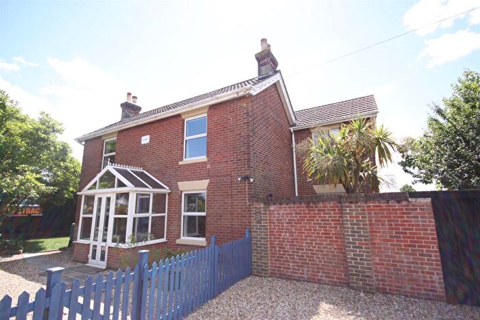 3 Bedroom Detached House To Rent In Admirals Road, Locks Heath, SO31