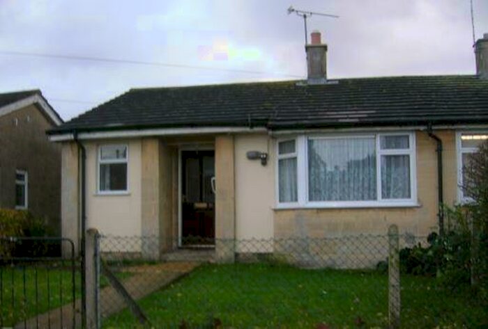 2 Bedroom Semi-Detached Bungalow To Rent In Reids Piece, Purton, Swindon, SN5