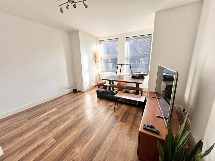 2 Bedroom Apartment To Rent In Rose Valley, Brentwood, CM14